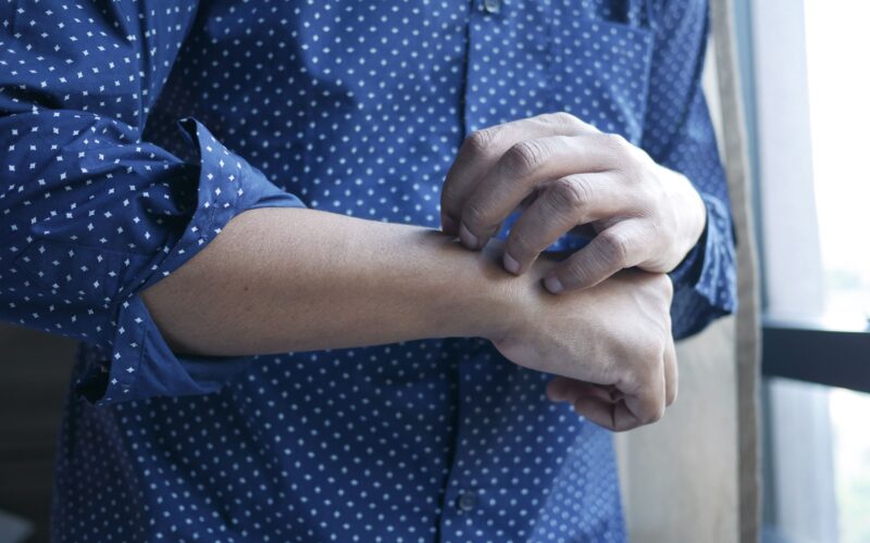Left Hand Itching Means It’s Time to Make Money